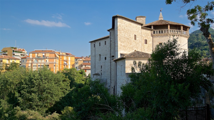 Forte Malatesta showing landscape views and heritage elements