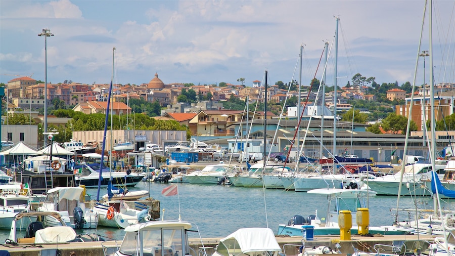 Hafen von Giulianova