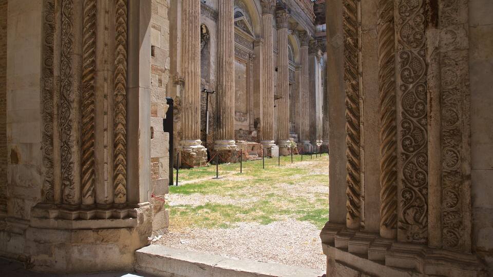 Chiesa San Francesco montrant patrimoine historique