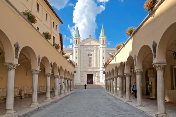Basilique de Santa Rita montrant église ou cathédrale et patrimoine historique