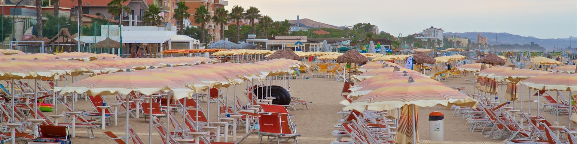 Roseto degli Abruzzi which includes general coastal views and a beach