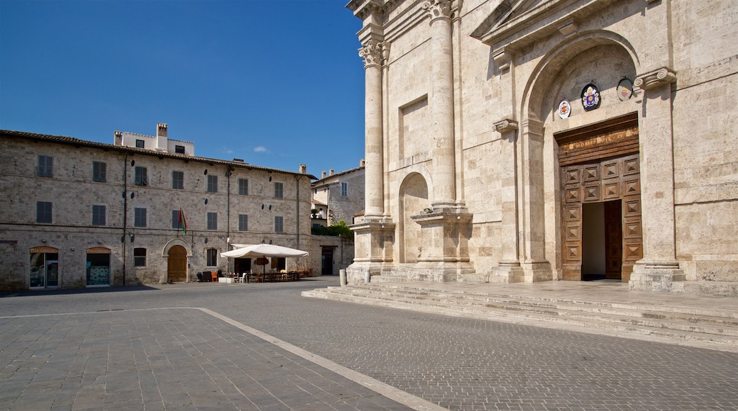 Cathédrale d\'Ascoli Piceno mettant en vedette patrimoine historique