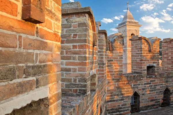 Torre dei Gualtieri welches beinhaltet Geschichtliches