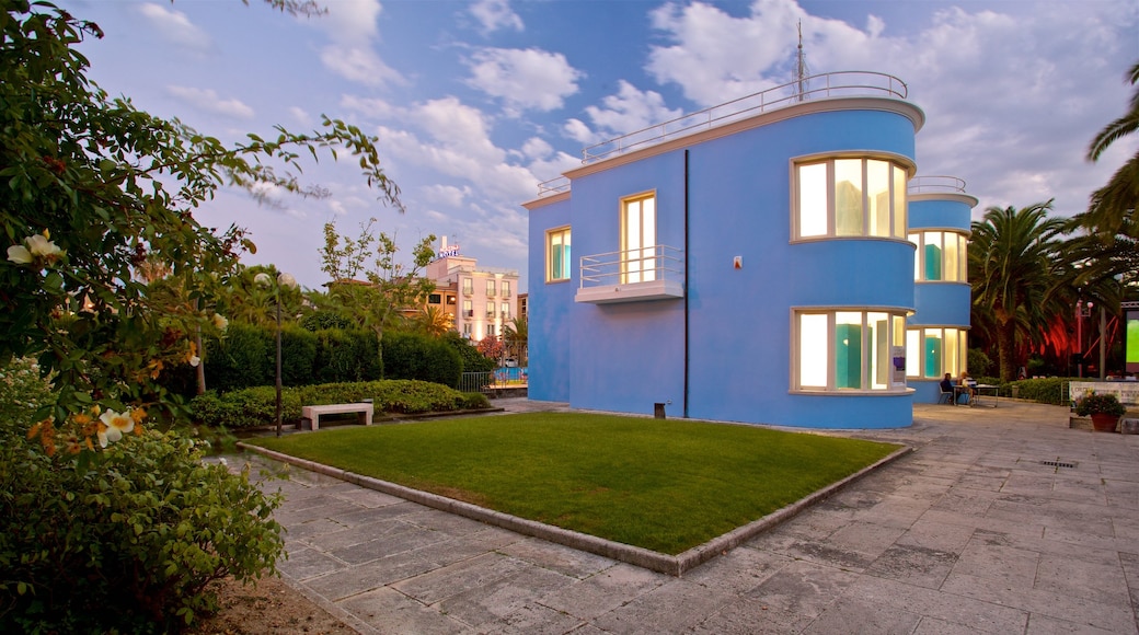 Palazzina Azzurra showing a house