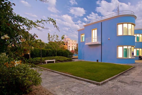 Palazzina Azzurra qui includes maison
