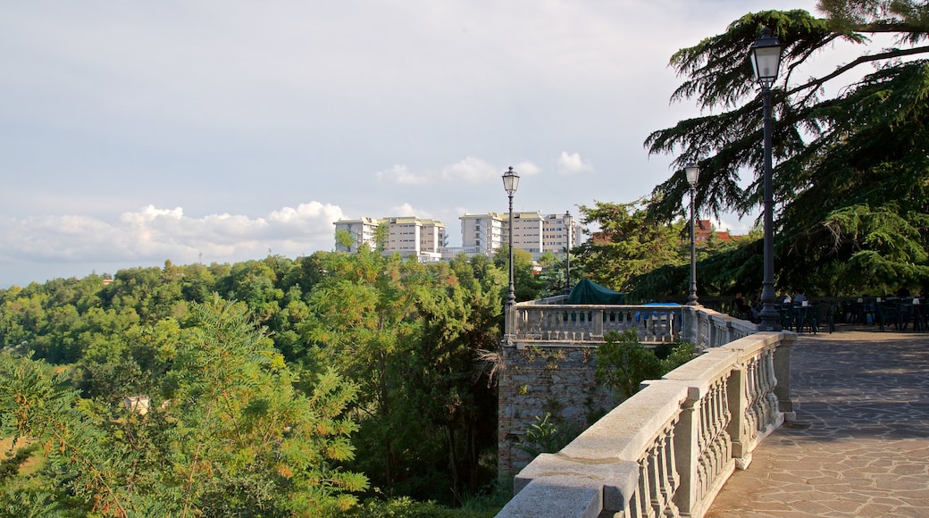 Villa Comunale dei Cappuccini mostrando paisagens