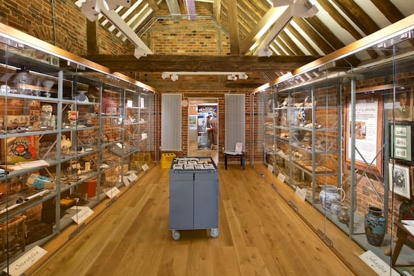 West Berkshire Museum welches beinhaltet Innenansichten