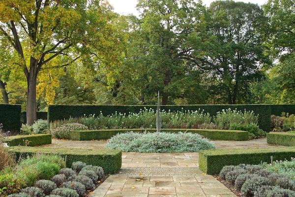 サビル ガーデン フィーチャー 公園