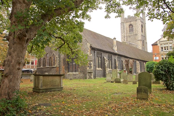 St. Laurence Church qui includes église ou cathédrale, cimetiÚre et patrimoine architectural