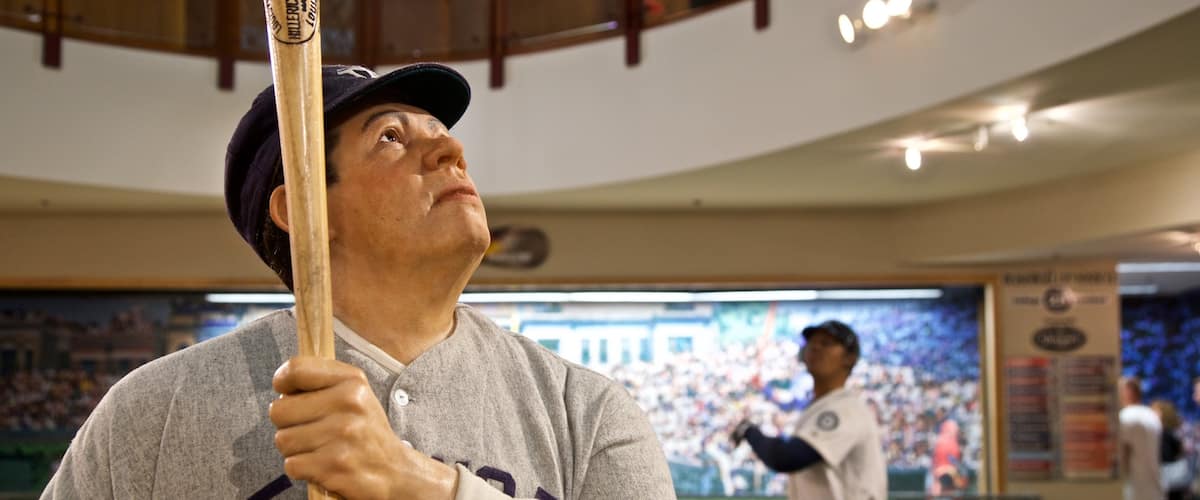 Louisville Slugger Museum showing interior views