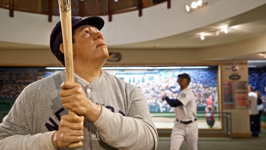 Louisville Slugger Museum mostrando vistas interiores