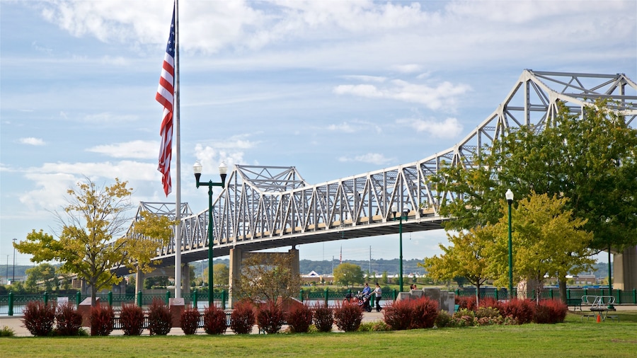Western Illinois das einen Park und Brücke