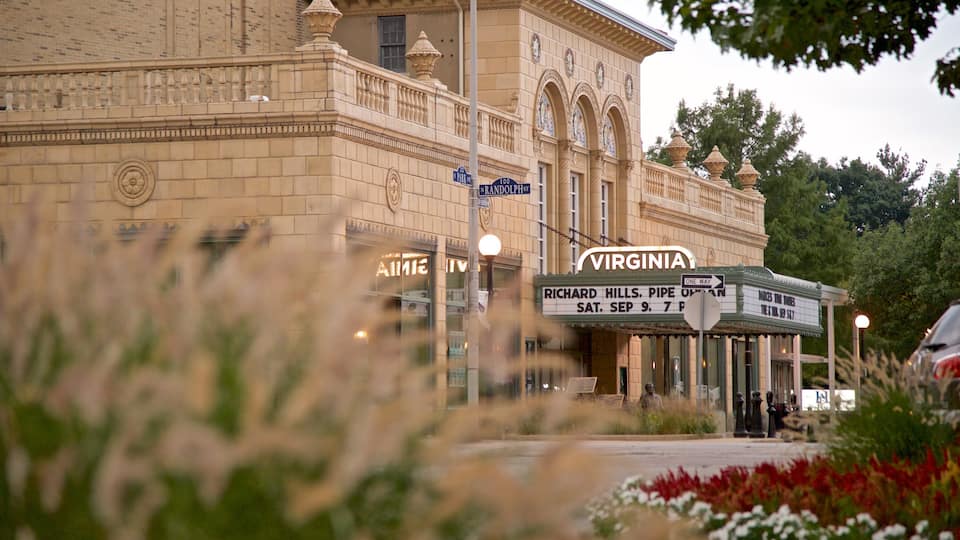 Champaign which includes signage