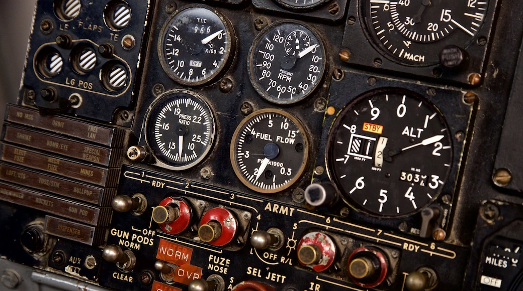 Prairie Aviation Museum showing heritage elements and military items