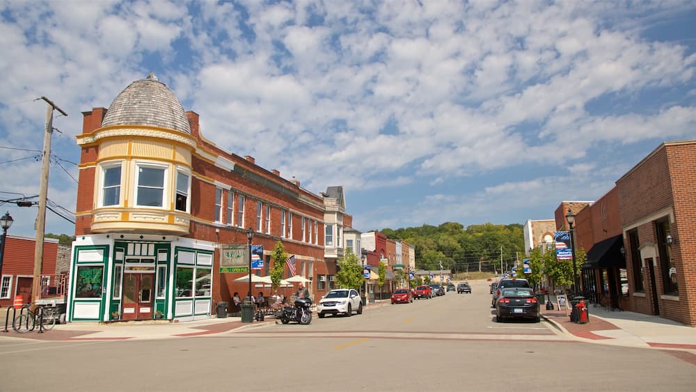Utica mettant en vedette petite ville ou village