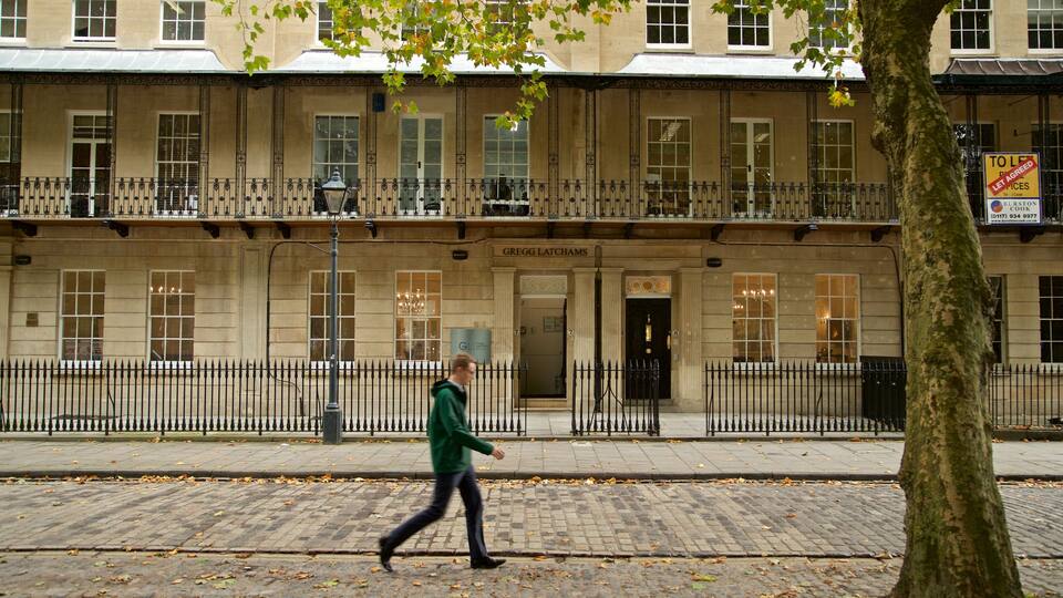 Queen Square showing street scenes as well as an individual male