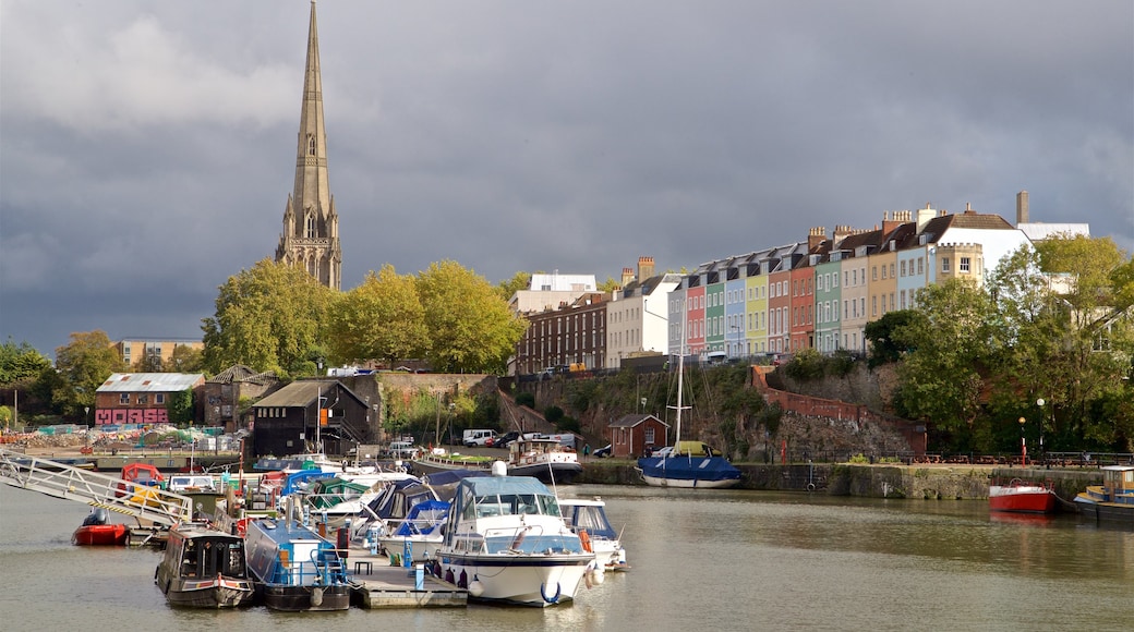 St. Mary Redcliffe Church som omfatter en bugt eller havn