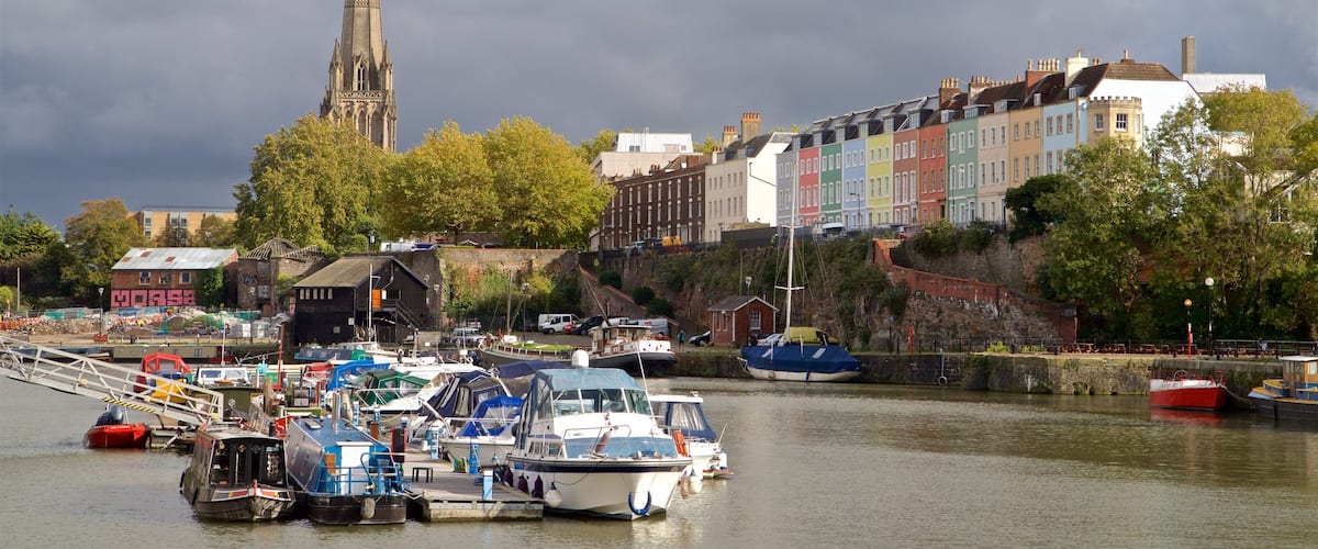 St. Mary Redcliffe Church showing a bay or harbor