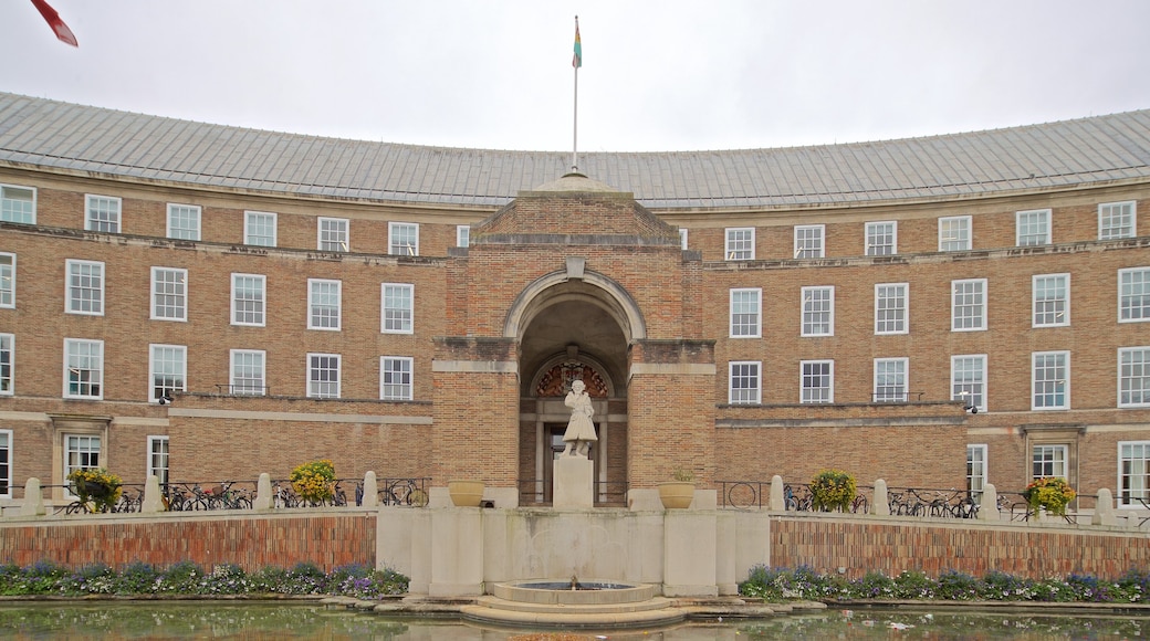 Bristol Council House showing a fountain and heritage architecture