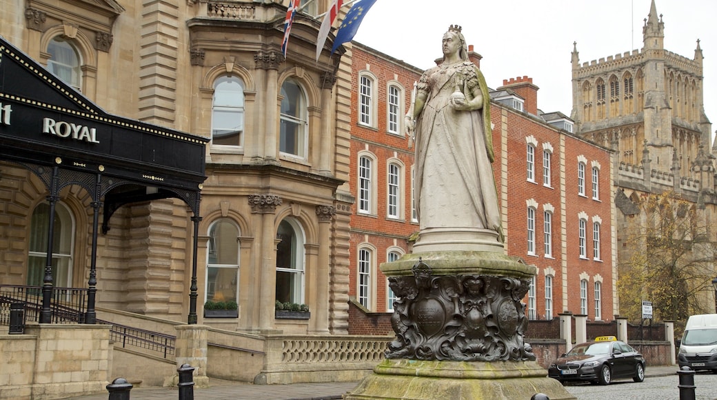 Queen Victoria\'s Statue som visar historiska element och en staty eller skulptur