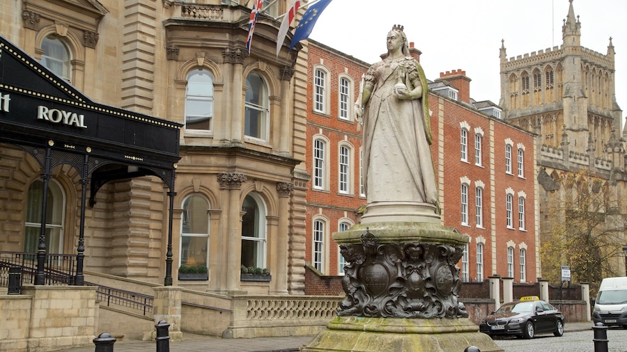 Queen Victoria Statue