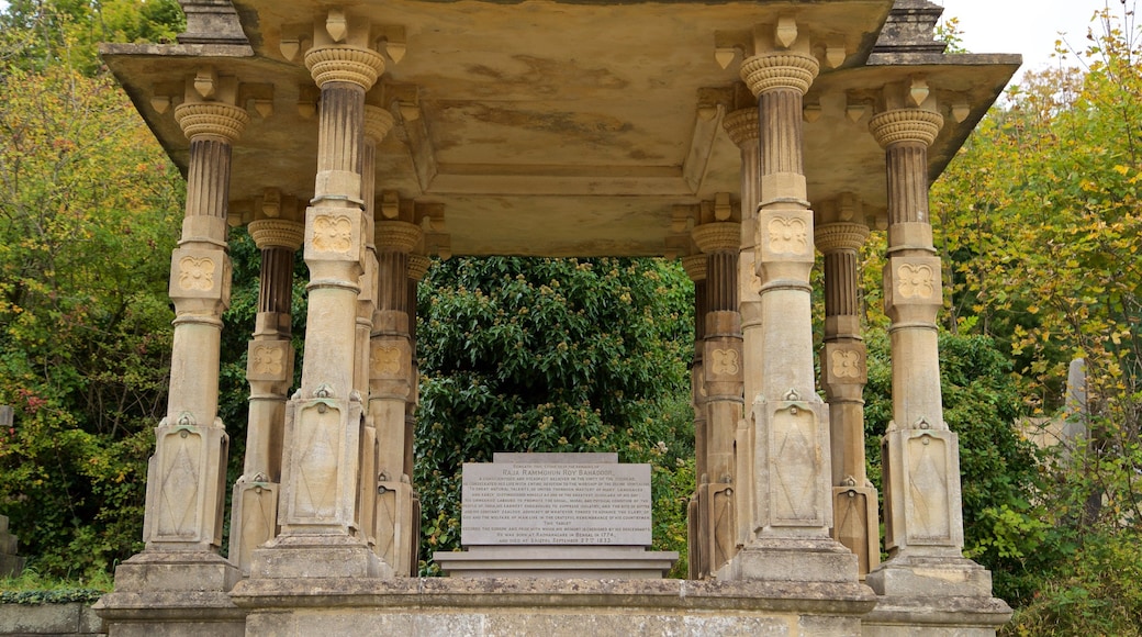 Arnos Vale Cemetery trong đó bao gồm nghĩa trang