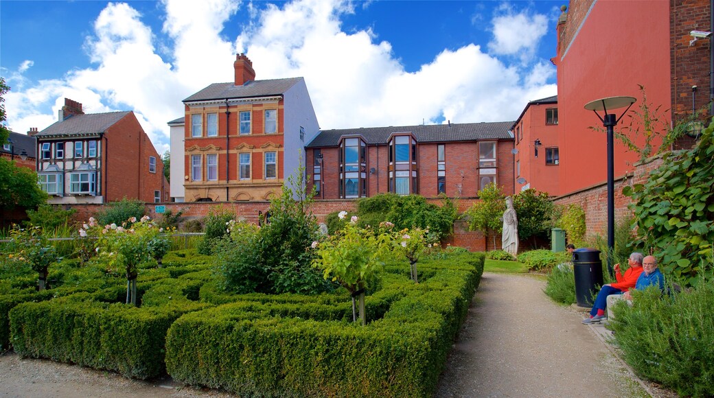 Museum Quarter showing a park