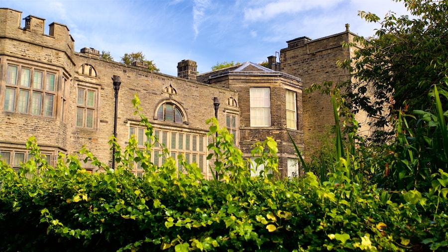 Bolling Hall Museum showing heritage elements and a castle