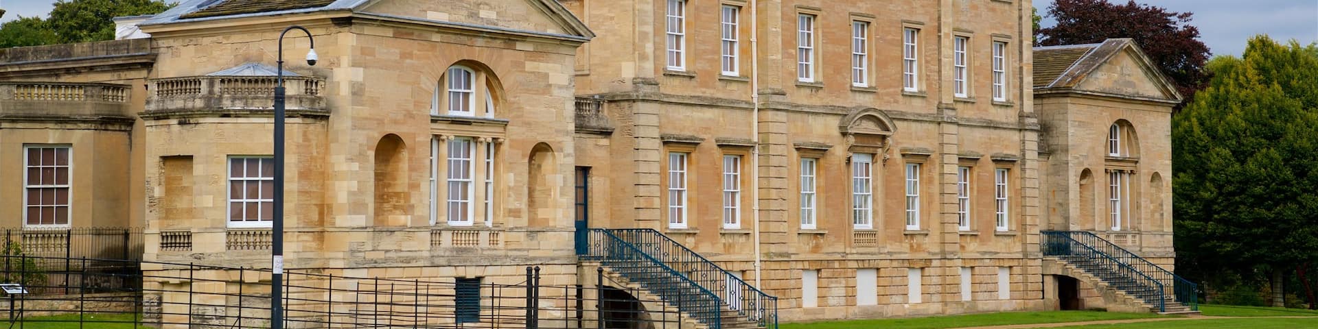 Cusworth Hall showing heritage architecture