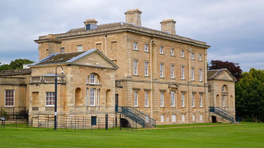 Cusworth Hall featuring heritage architecture