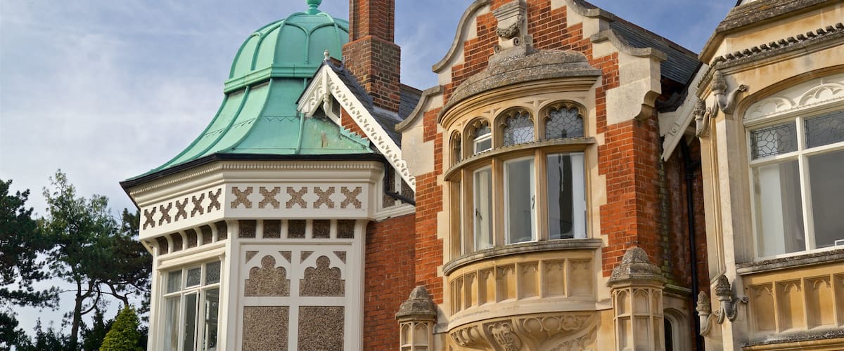 Bletchley Park que incluye una casa y elementos patrimoniales