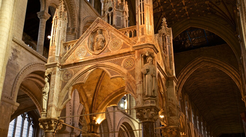 Peterborough Cathedral welches beinhaltet Geschichtliches, Kirche oder Kathedrale und Innenansichten