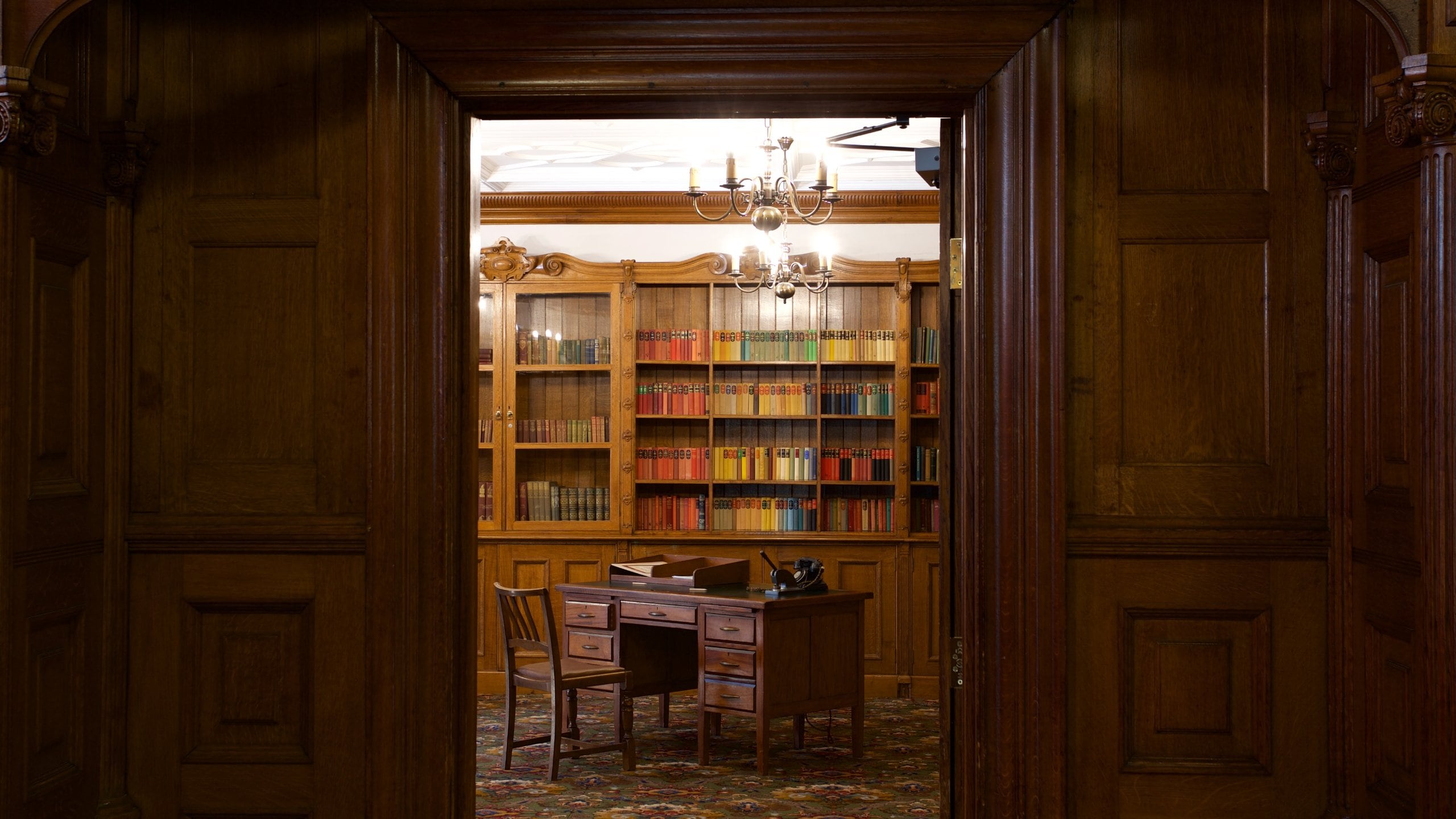 Bletchley Park showing a house, interior views and heritage elements
