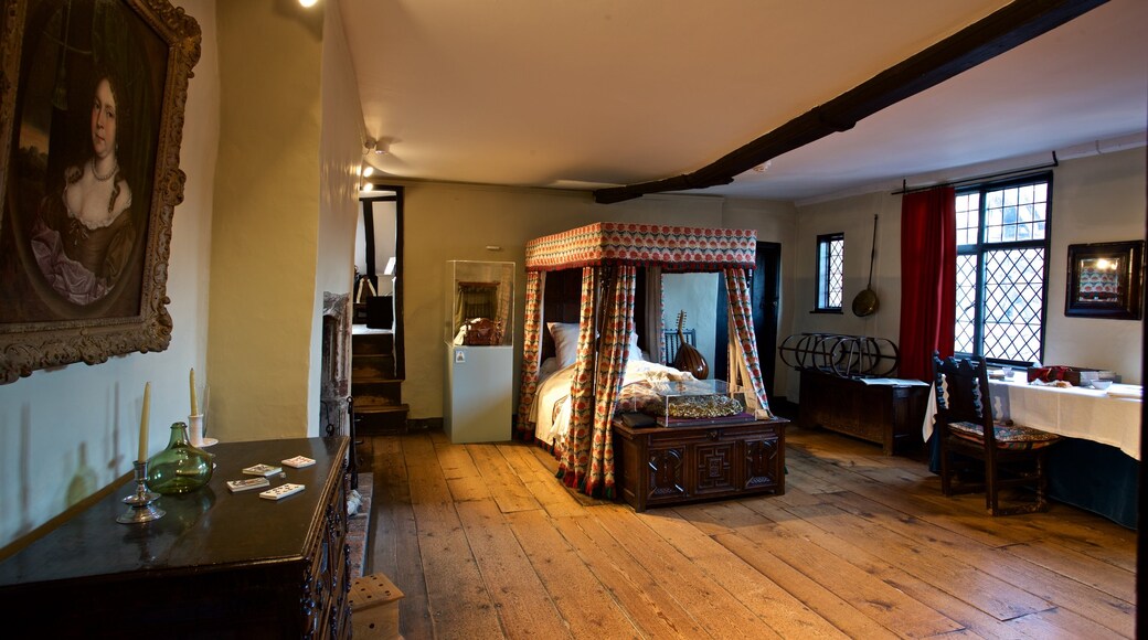 Strangers Hall Garden showing interior views, heritage elements and a house