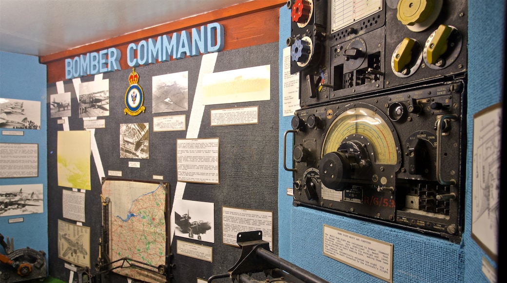 City of Norwich Aviation Museum mettant en vedette vues intérieures