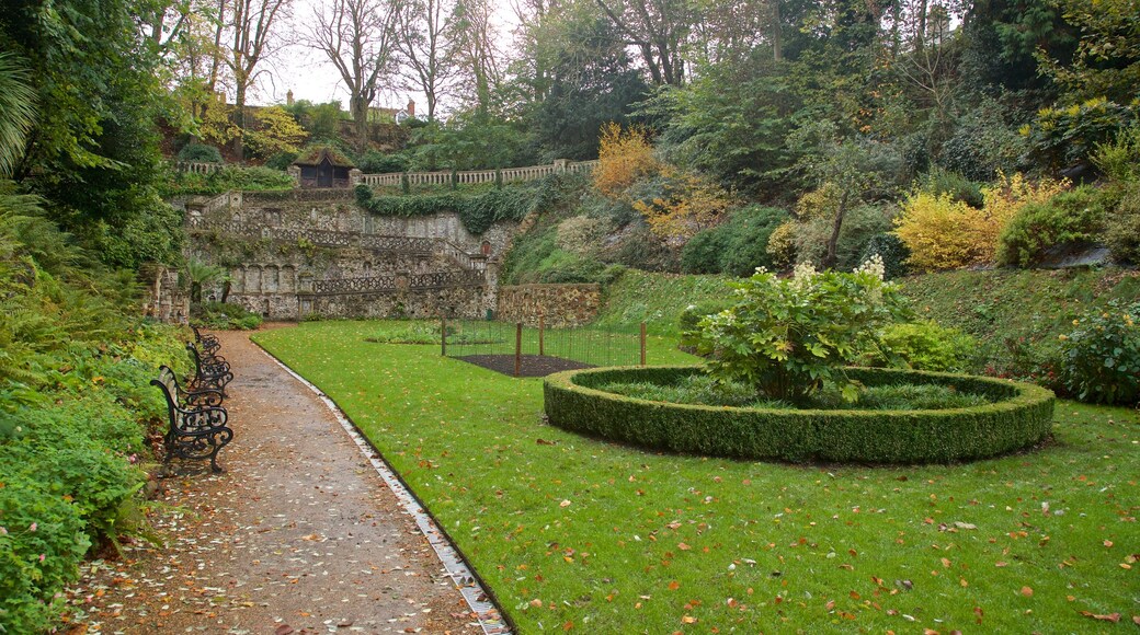Jardín The Plantation Garden que incluye un jardín