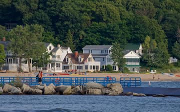 Visit Holland: 2022 Travel Guide for Holland, Michigan | Expedia