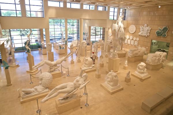 Marshall M. Fredericks Sculpture Museum which includes art, interior views and a statue or sculpture