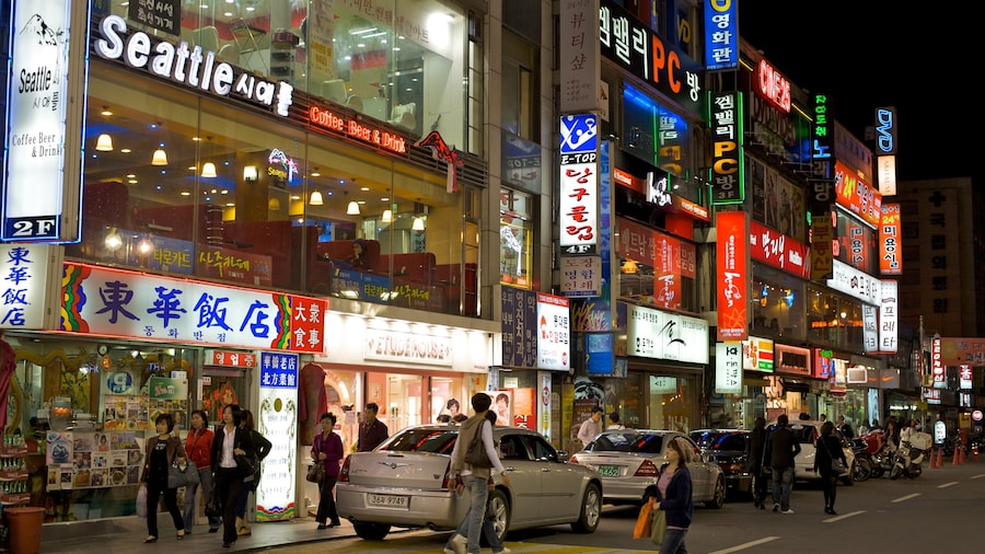 Marché Dongdaemun mettant en vedette scènes de nuit, vie nocturne et ville