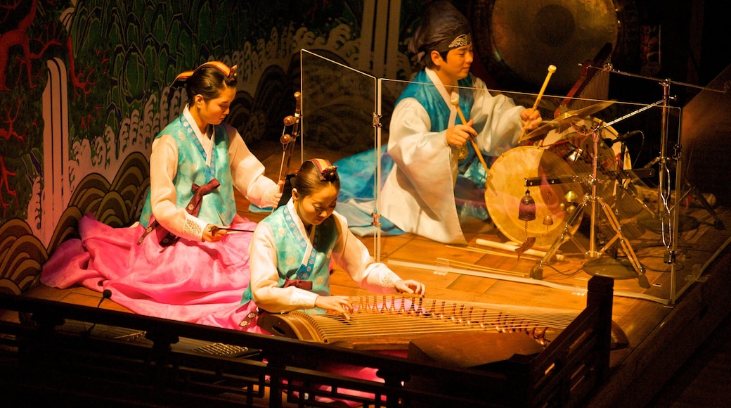 Chongdong Theater featuring theatre scenes, interior views and performance art