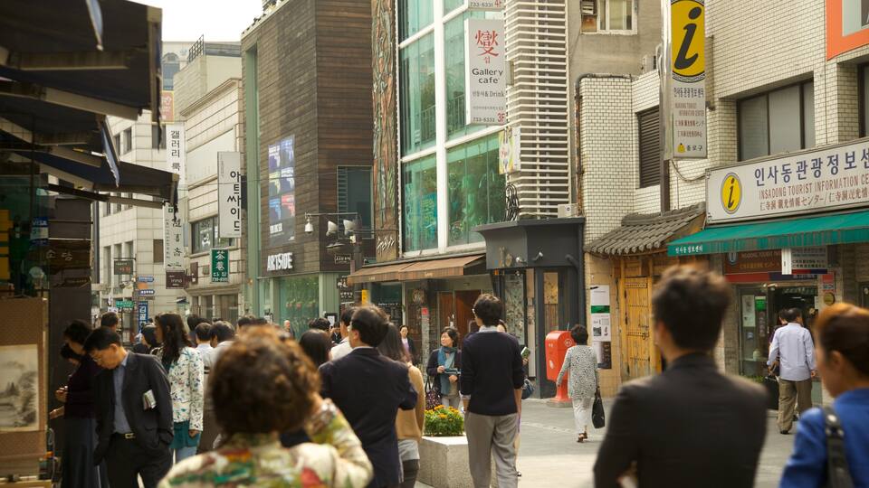 Insadong showing street scenes and a city as well as a large group of people
