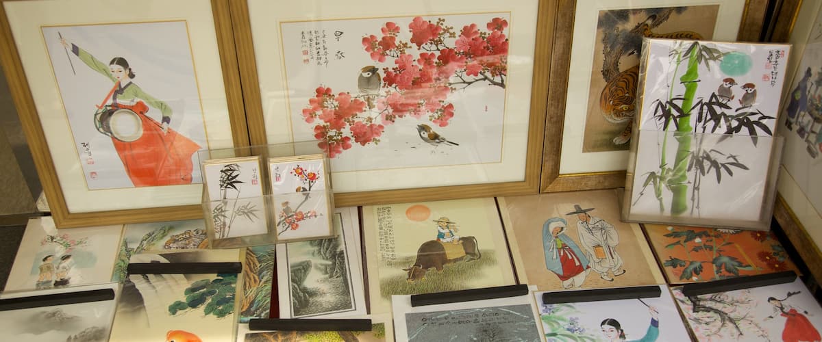 Insadong which includes interior views and art