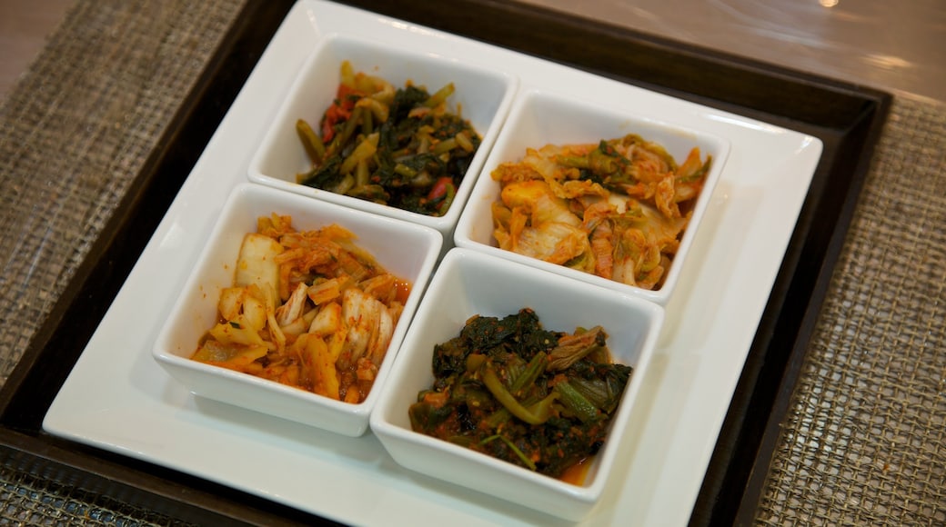 Kimchi Museum showing food