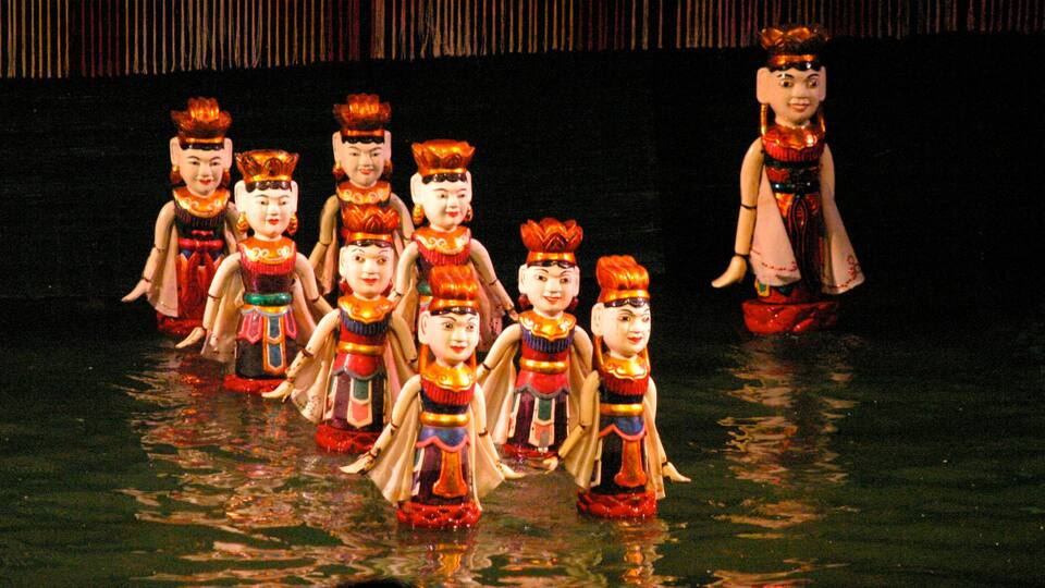 Hanoi which includes art