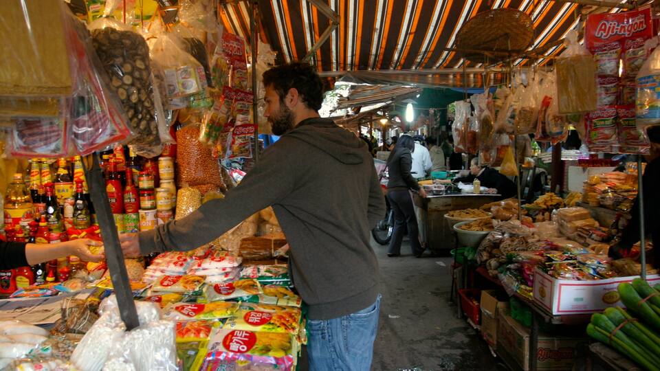 Hanoi featuring markets, interior views and food