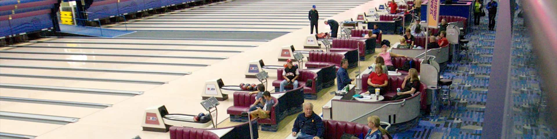 National Bowling Stadium mettant en vedette épreuve sportive et vues intérieures