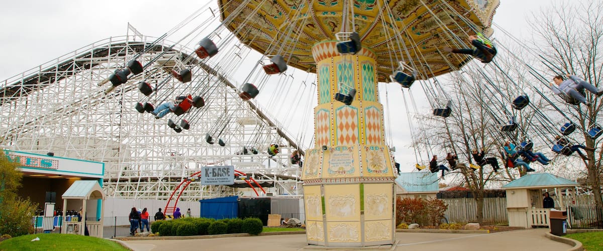 Kings Island featuring rides