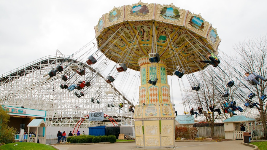 Kings Island featuring rides