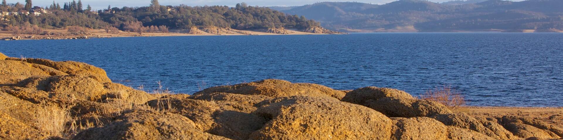 Folsom Lake State Recreation Area showing rugged coastline, general coastal views and landscape views