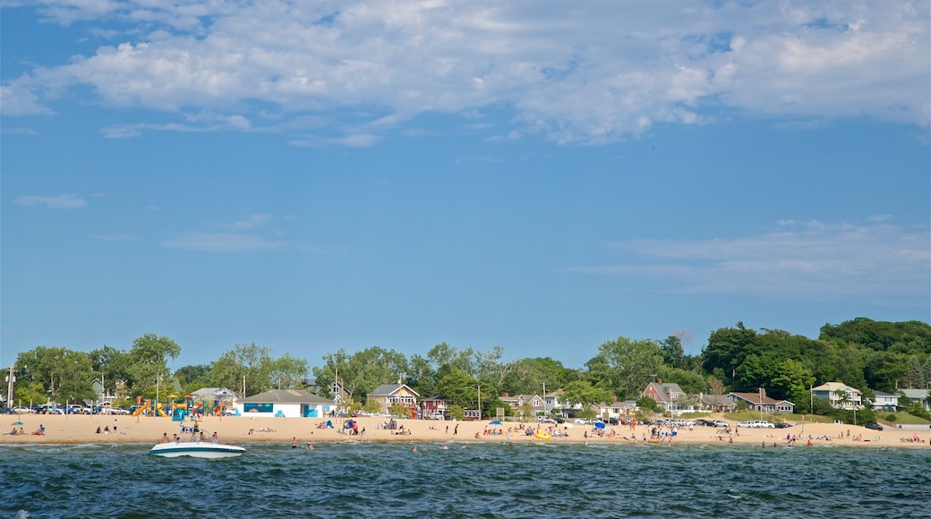 Playa Pere Marquette Park ofreciendo vistas generales de la costa